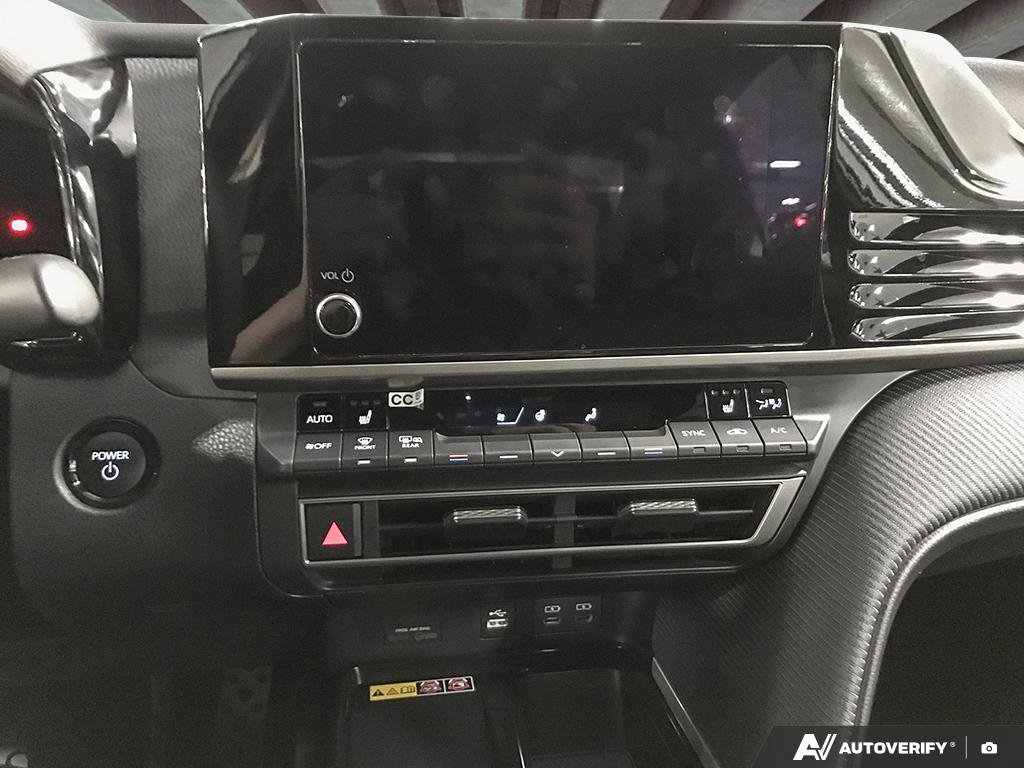 2025 Toyota Camry 2501988A | SE Upgrade White Edmonton - photo #18