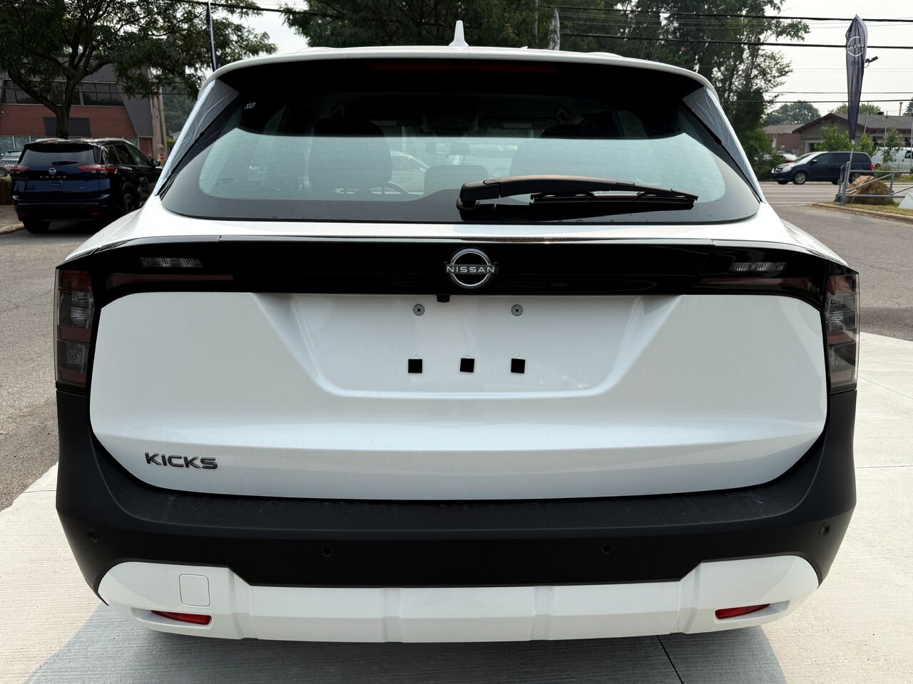 Nissan Kicks KICKS S FWD 2025 Blanc d'Aspen triple couche Châteauguay - photo #6