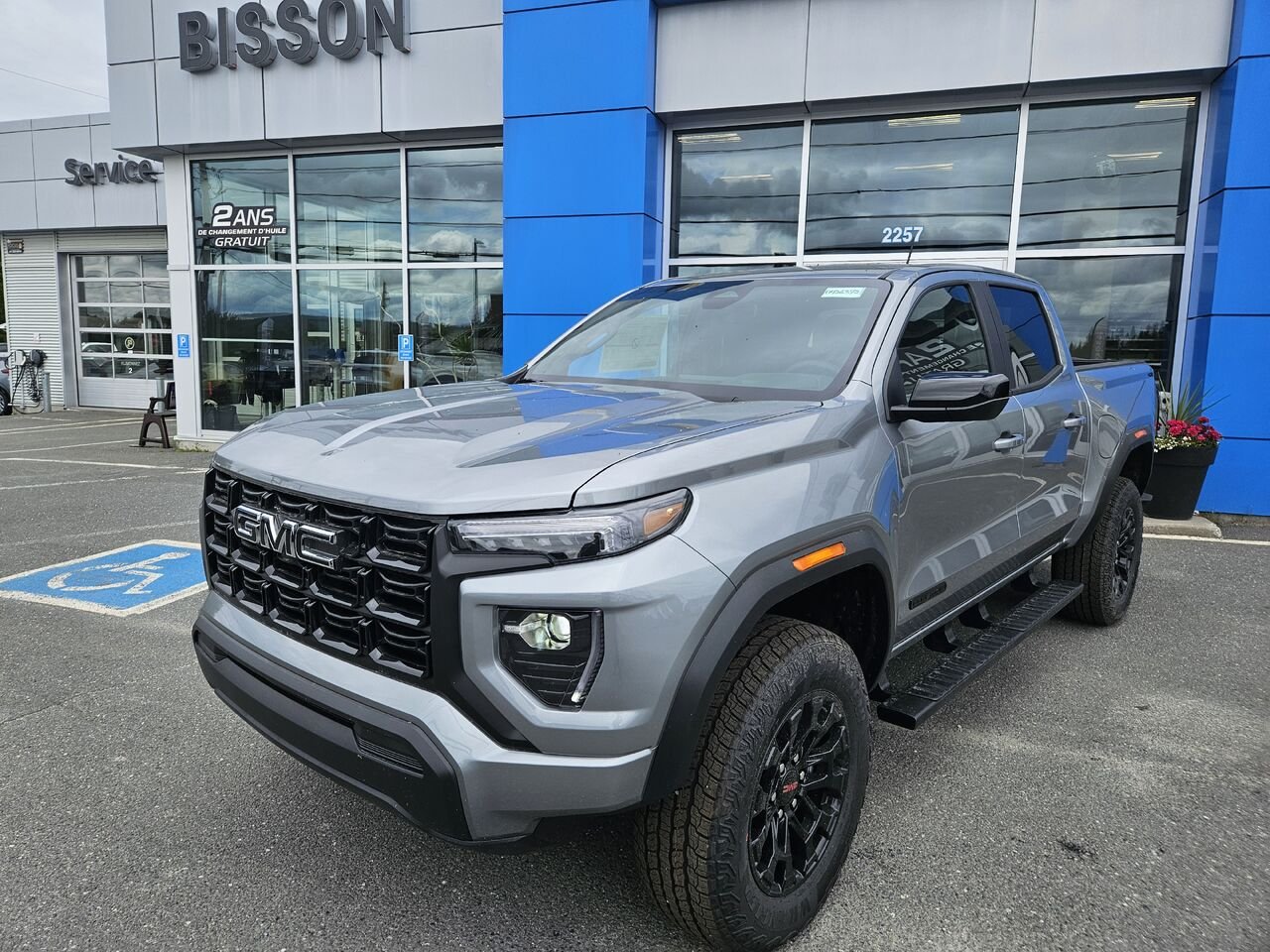 2026 GMC Canyon Elevation cabine multiplace 4RM Sterling Metallic Thetford Mines - photo #0