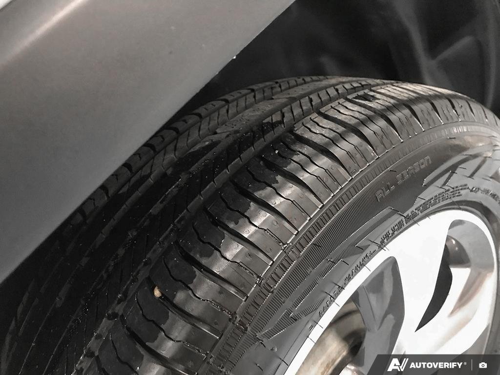 2019 Jeep Cherokee 2601086A | Limited White Edmonton - photo #6