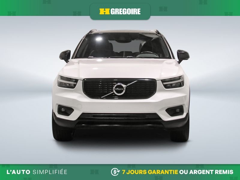 2021 Volvo XC40 White Blainville - photo #1
