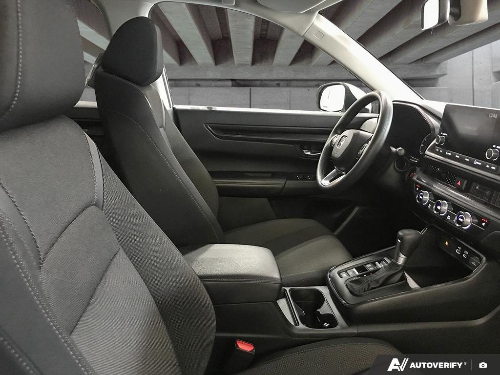 2025 Honda CR-V 2600960A | LX White Edmonton - photo #21