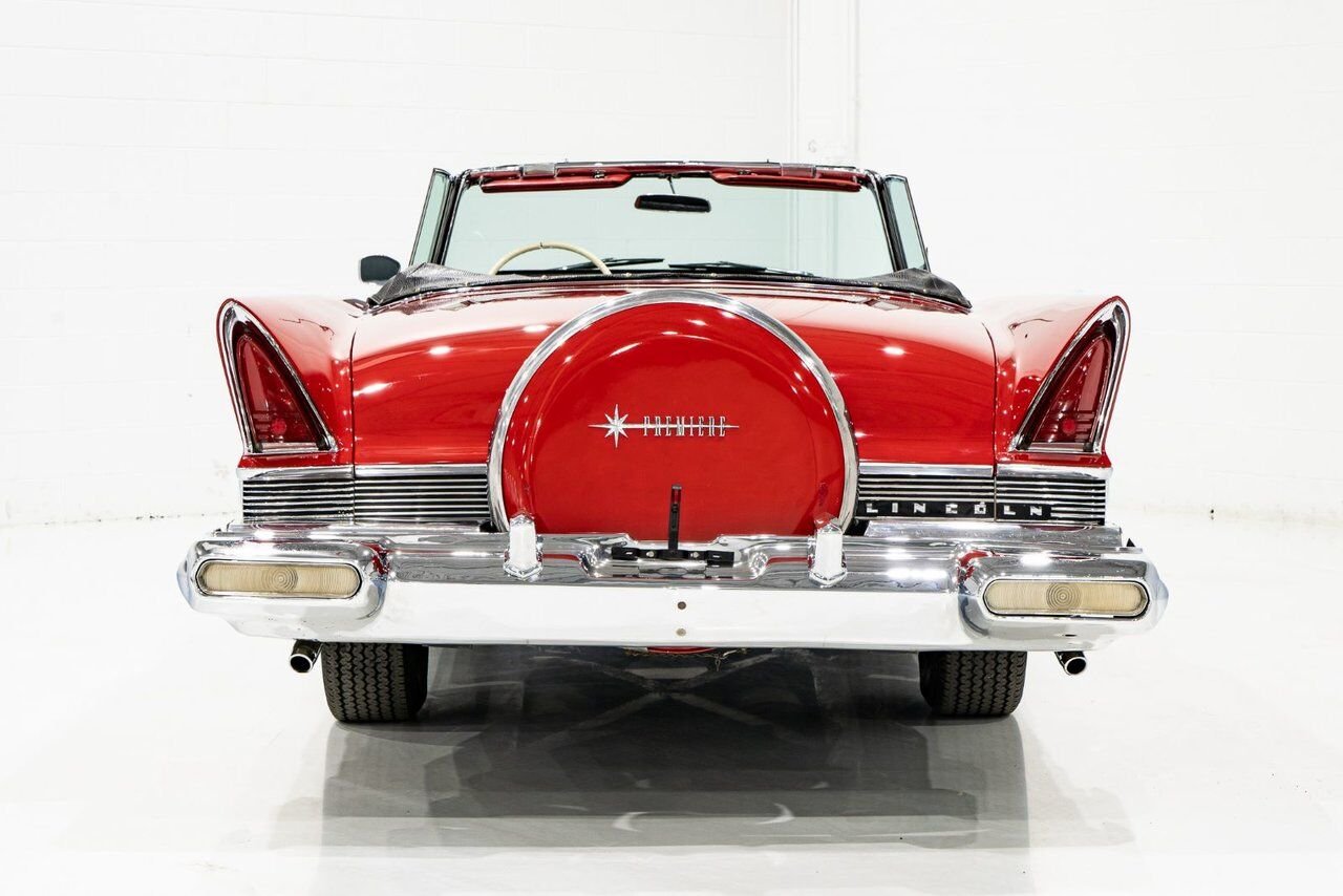 Lincoln Premiere **PRICE IN USD** 1957 Rouge Montréal - photo #43