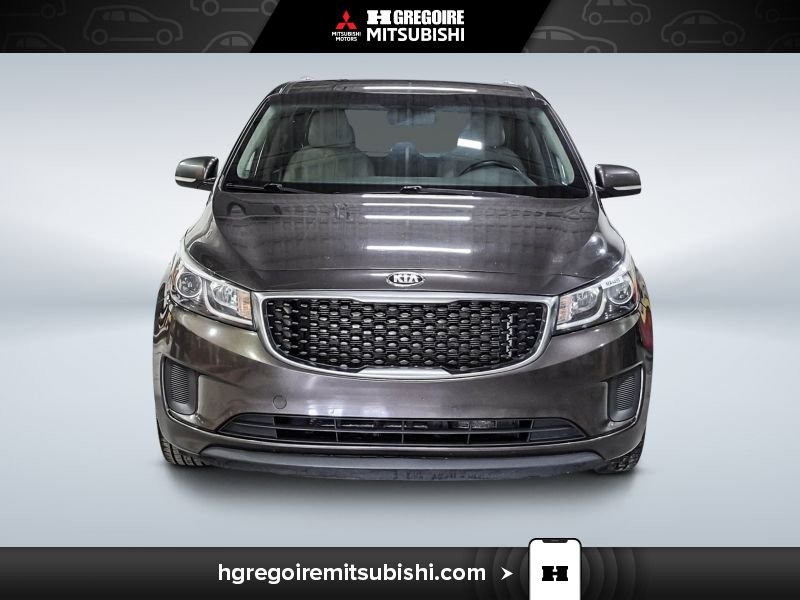 Kia Sedona 2017 Gris Blainville - photo #1