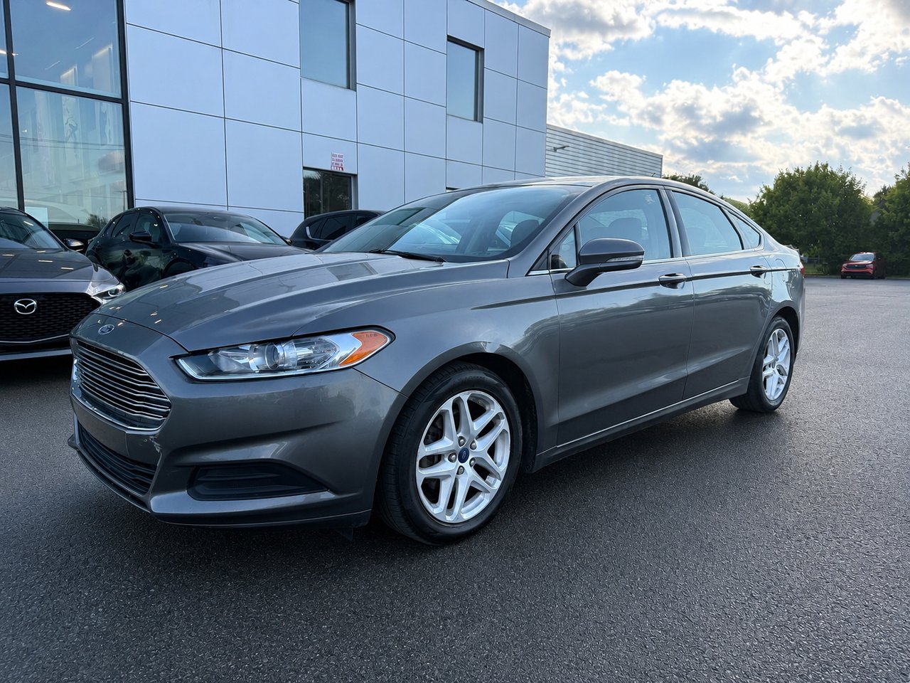 Ford Fusion AUTOMTIQUE / BAS KILOMÉTRAGE / BLUETOOTH 2014 Gris Châteauguay - photo #2