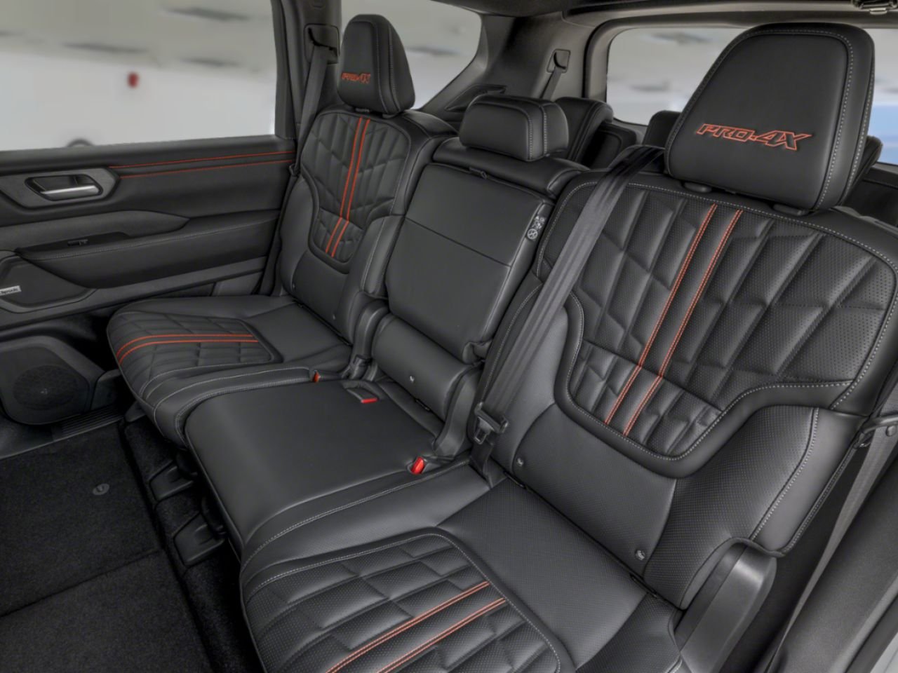 NISSAN Armada ARMADA PRO-4X 2026 Noir intense/Gris alpin Châteauguay - photo #9