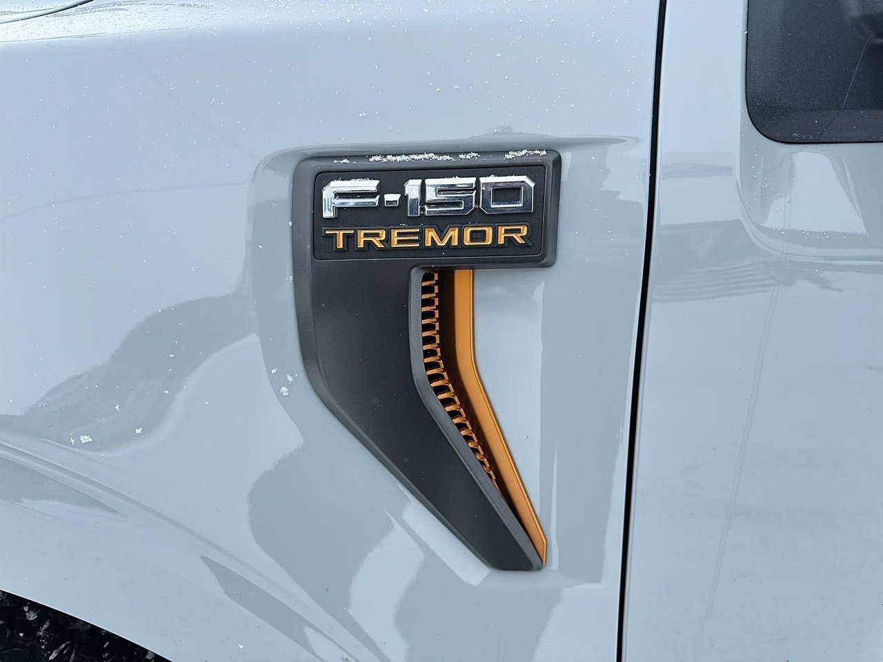 Ford F-150 2023 Blanc Rouyn-Noranda - photo #24