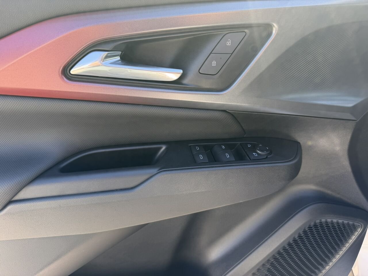 2025 Chevrolet Equinox EV 2RS AWD TOIT PANORAMIQUE White Laval - photo #22