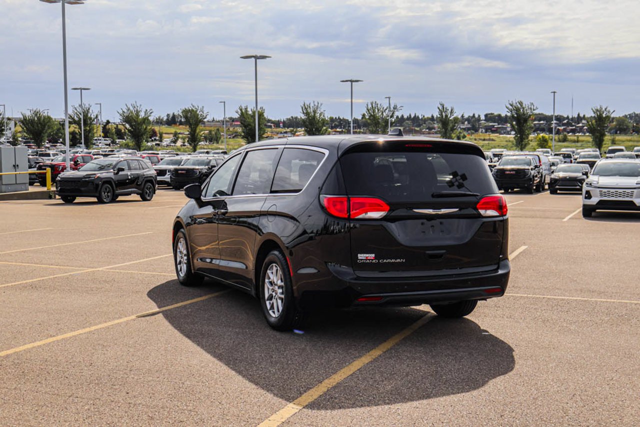2025 Chrysler Grand Caravan SXT 2WD Black Sherwood Park - photo #5
