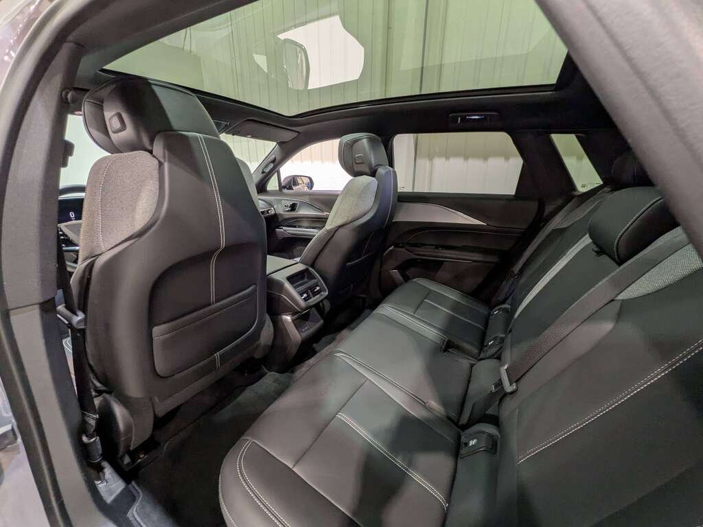 2024 Cadillac LYRIQ 4dr Tech w/1SA Grey Val-David - photo #9
