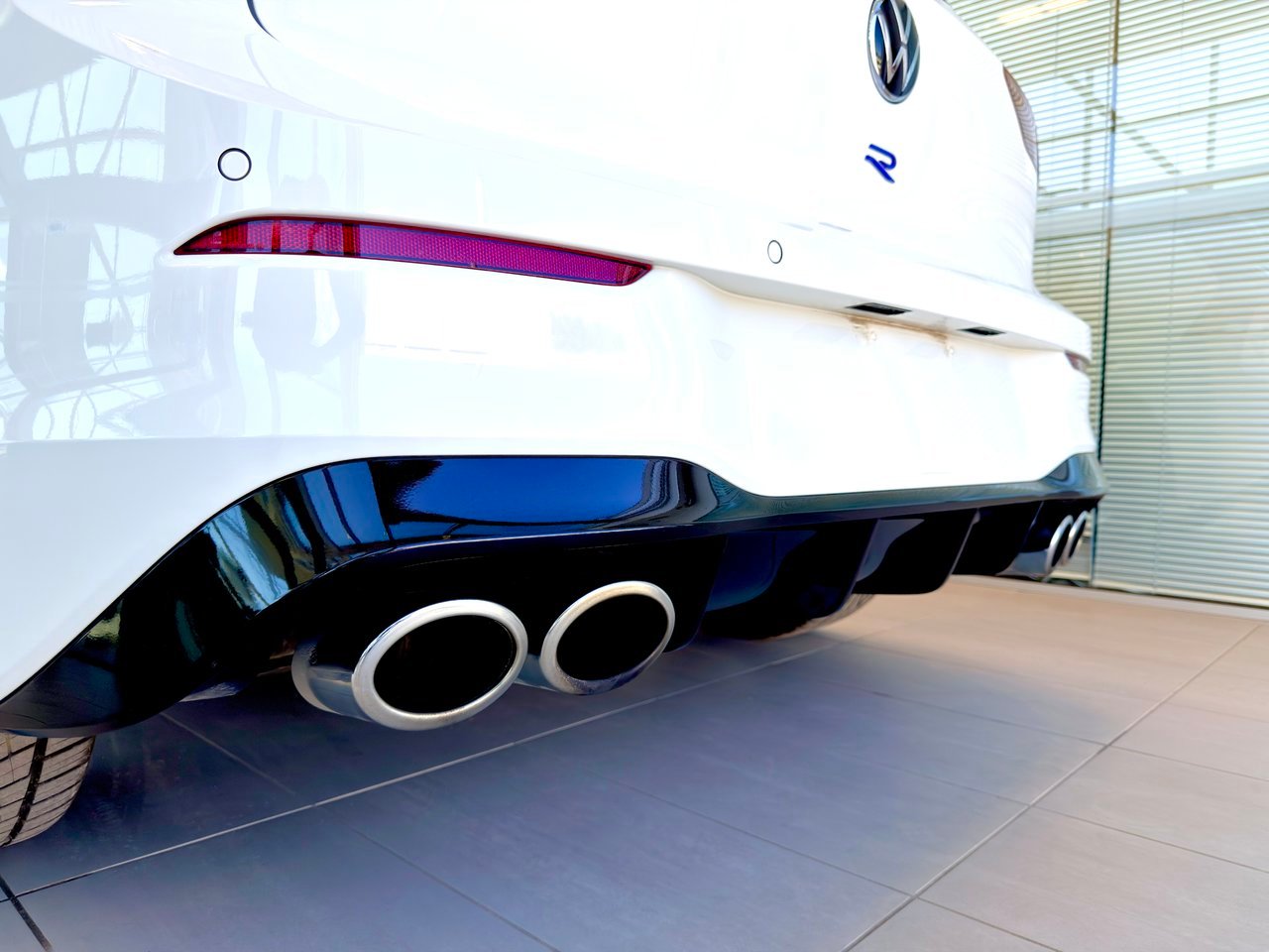 2023 Volkswagen Golf R White Notre-Dame-des-Prairies - photo #13