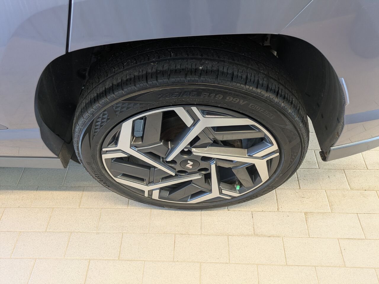 Hyundai Kona 2024 Gris Gatineau - photo #4