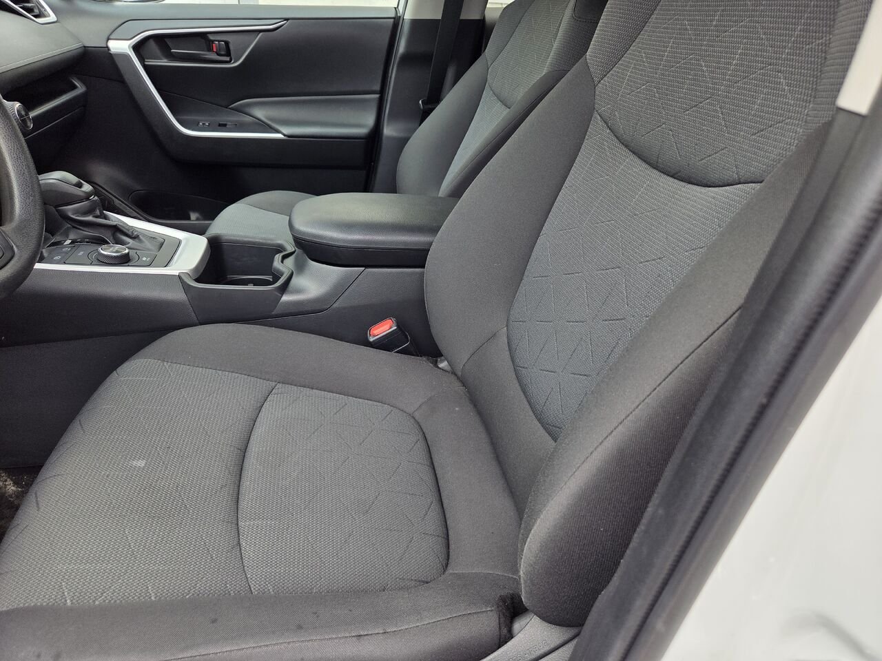 2022 Toyota RAV4 White Mont-Laurier - photo #9