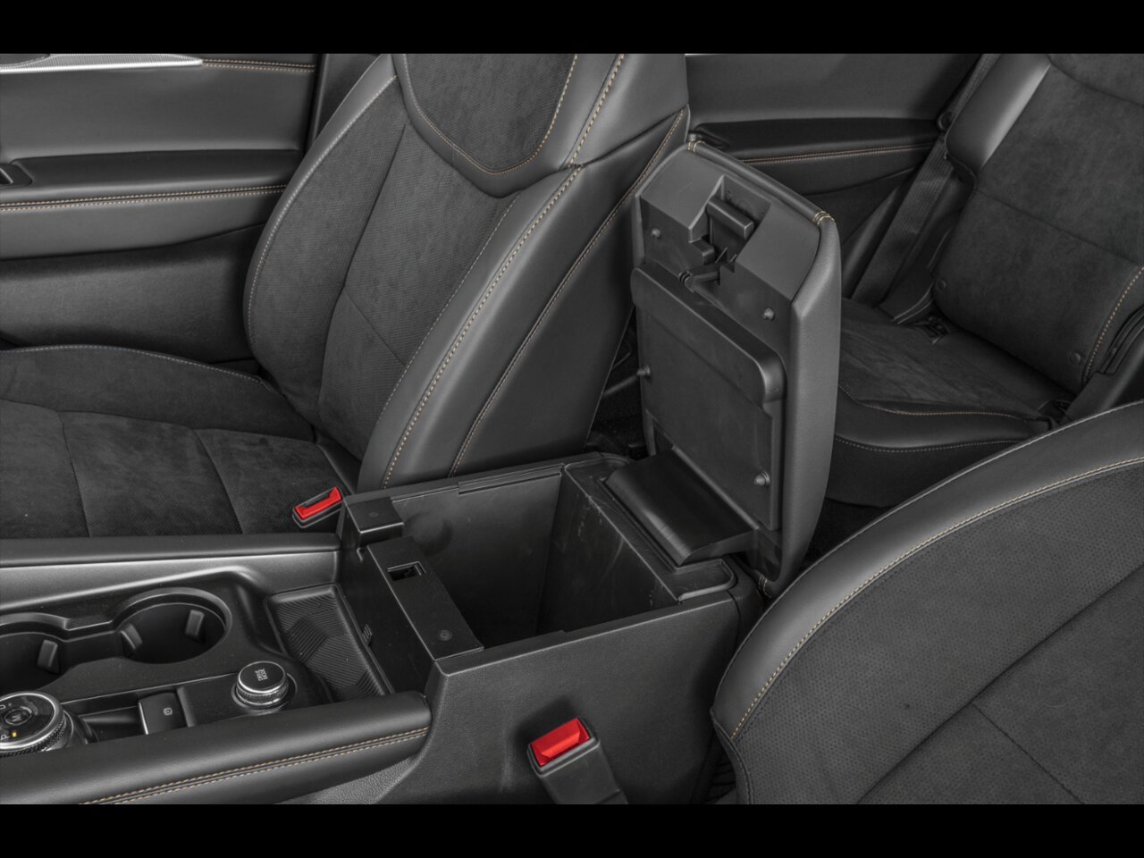 Ford Explorer 2026 Noir agate métallisé Granby - photo #7