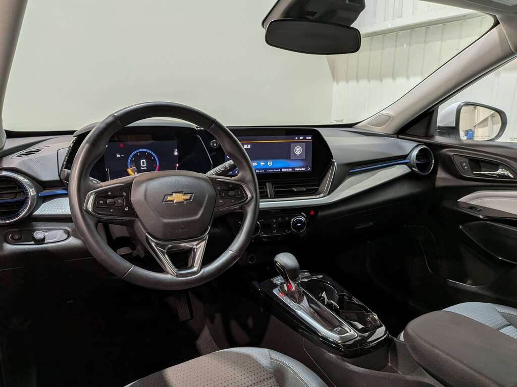 2025 Chevrolet Trax FWD 4dr LT White Val-David - photo #11