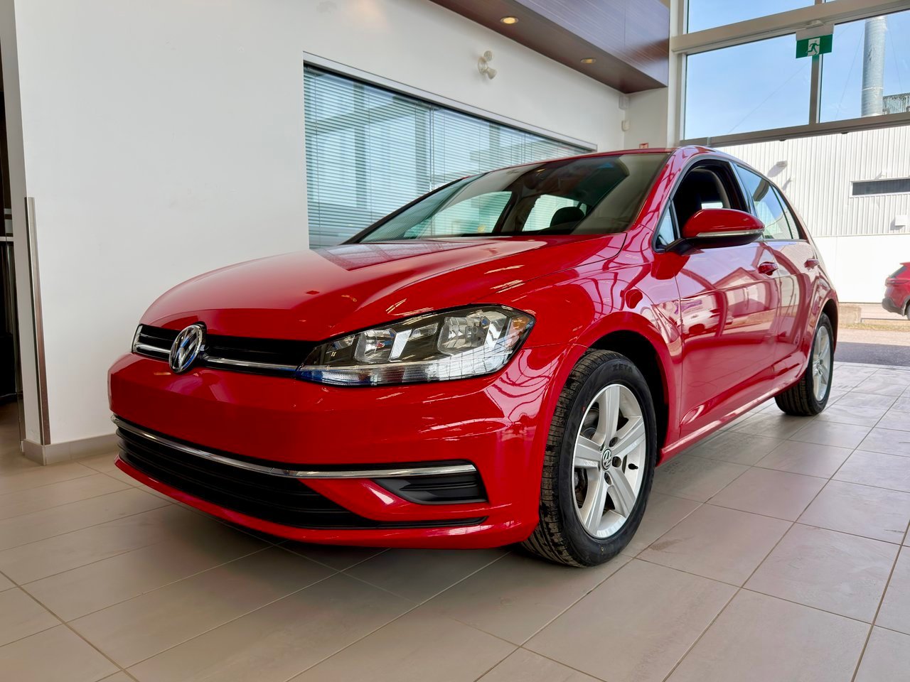 2021 Volkswagen Golf Red Notre-Dame-des-Prairies - photo #3