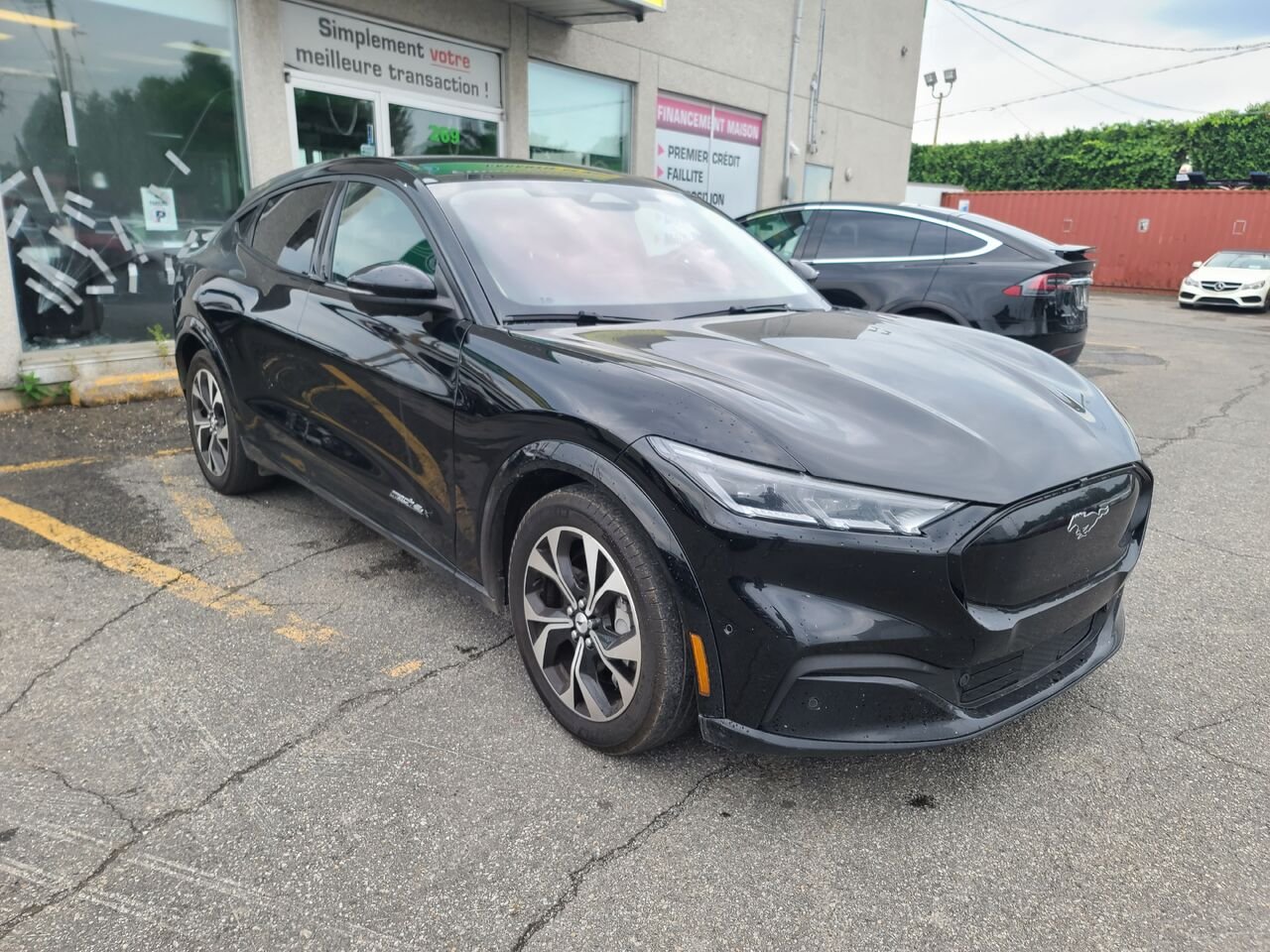 2021 Ford Mustang Mach-E Black  - photo #6