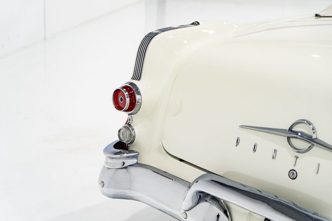Pontiac Starchief **PRIX EN USD** Beautifully presented from former restoration 1955 Blanc Montréal - photo #41