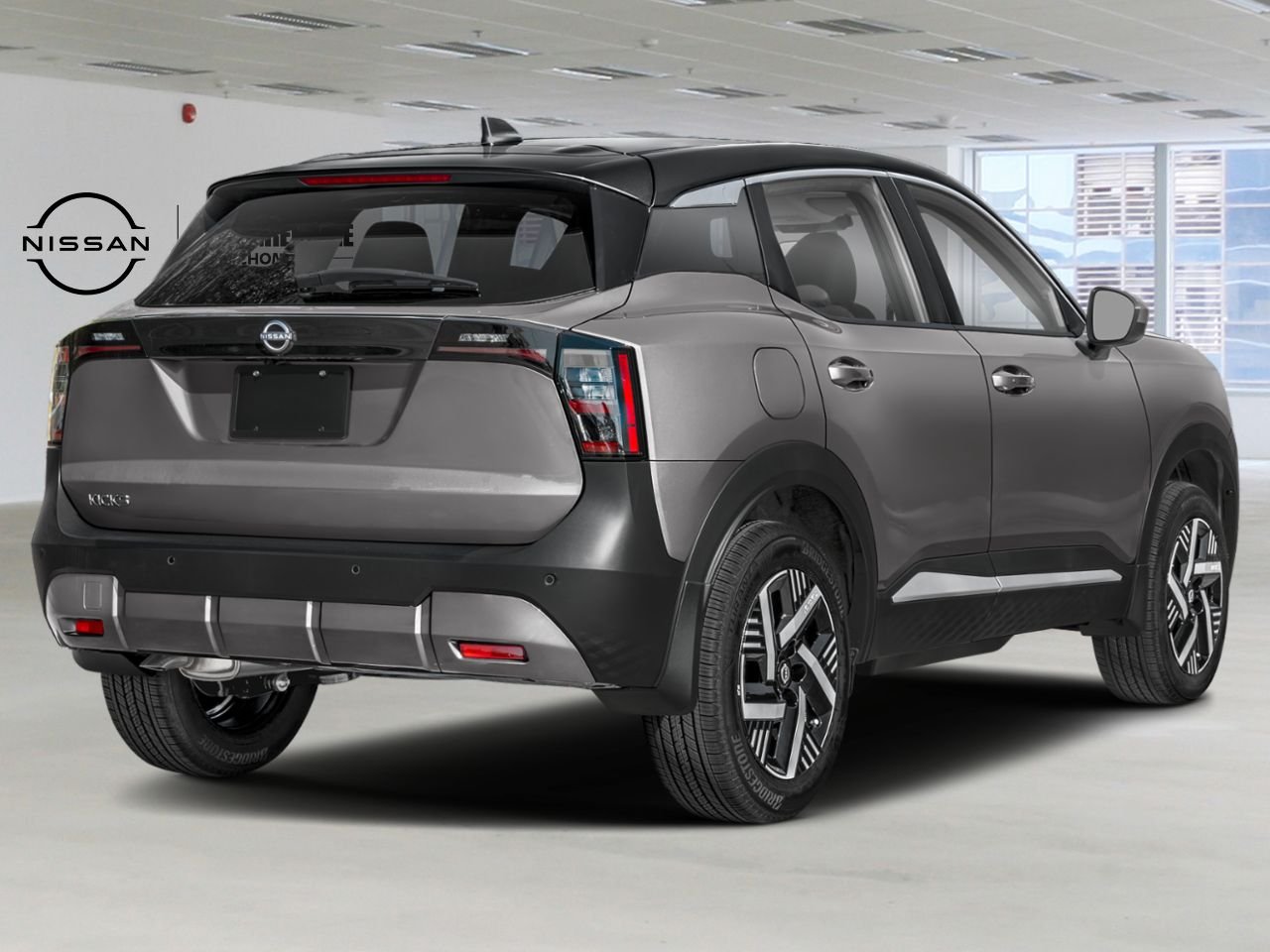 2026 Nissan Kicks Aspen White TriCoat/Super Black Laval - photo #1