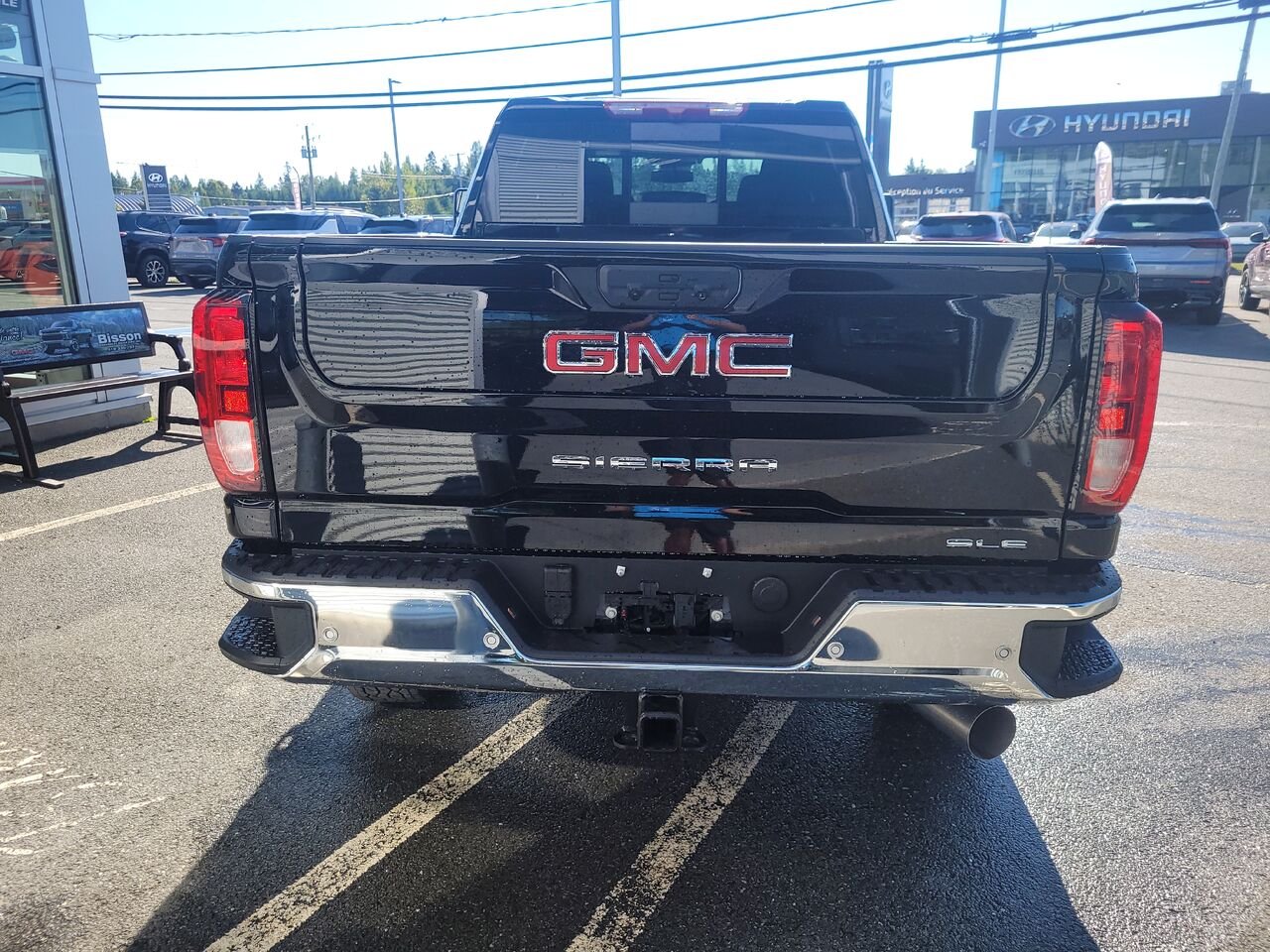 GMC Sierra 2500HD SLE cabine multiplace 4RM 159 po 2026 NOIR ONYX Thetford Mines - photo #3