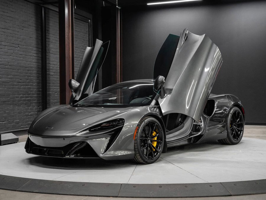 2023 McLaren Artura 2023 Grey