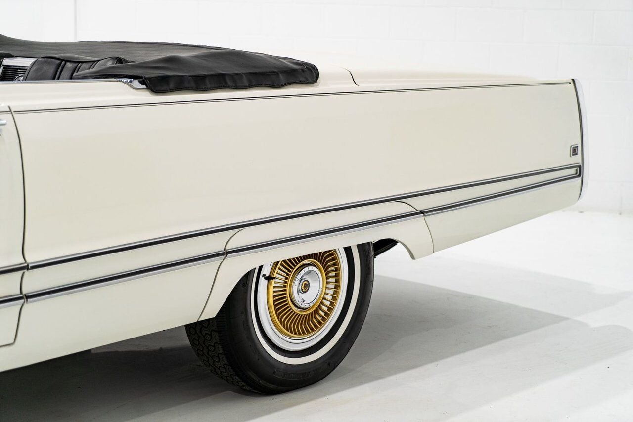 Chrysler IMPERIAL Unrestored with only 31,056 original miles **PRICE IN USD** 1968 Blanc Montréal - photo #30