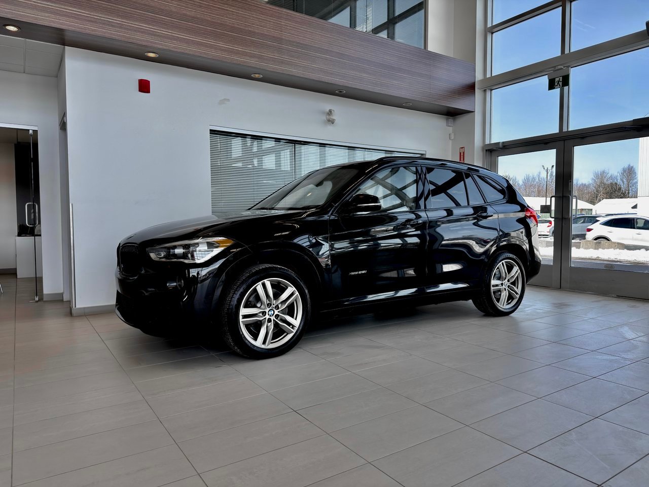 BMW X1 2017 Noir Notre-Dame-des-Prairies - photo #37