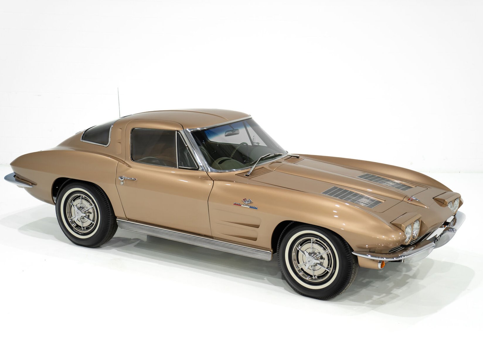 Chevrolet Corvette Fuel Injection Moteur Matching 327 à injection développant 360 chevaux | PRICE IN USD 1963 Beige Montréal - photo #33