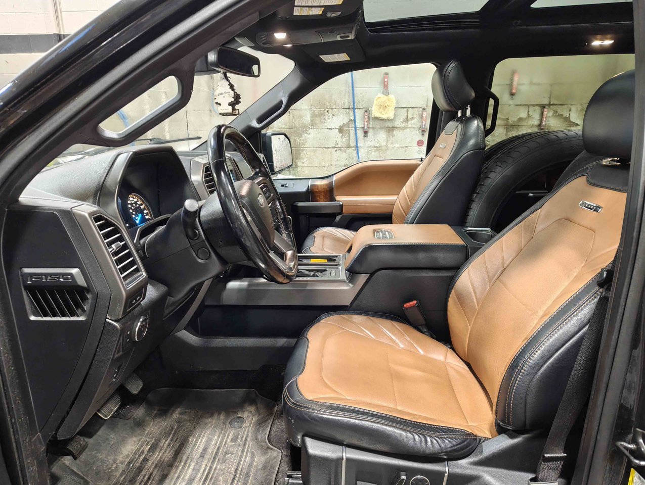 2017 Ford F-150 4WD SuperCrew 145 Limited Black Sherwood Park - photo #7