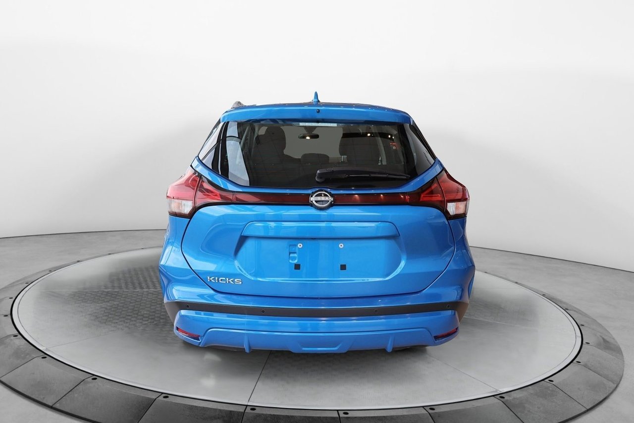 2023 Nissan Kicks VIN 3N1CP5BV8PL541179 Blue Chicoutimi - photo #3