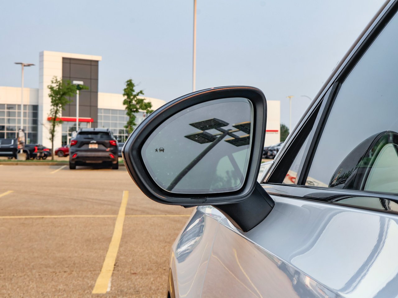 2025 Buick Envision AWD 4dr Sport Touring White Sherwood Park - photo #11