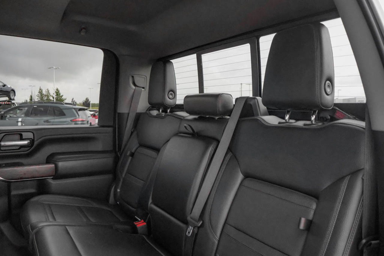 2023 GMC Sierra 2500HD 4WD Crew Cab 159 Denali White Sherwood Park - photo #32