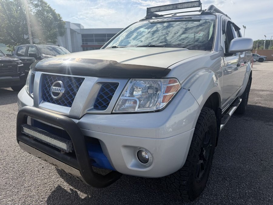 NISSAN FRONTIER PRO-4X 2018 2018 Gris