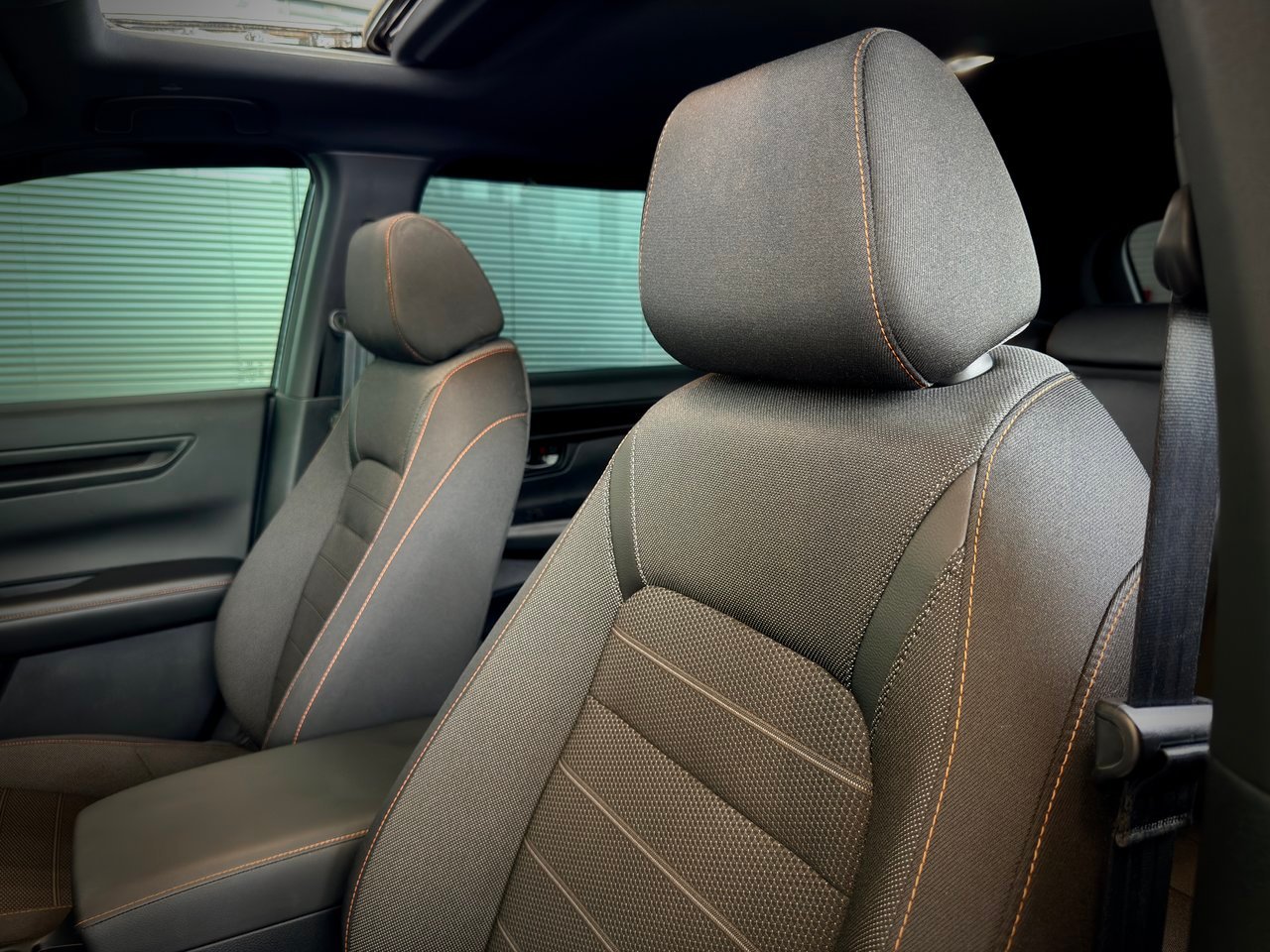 2026 Honda CR-V Hybrid Black Notre-Dame-des-Prairies - photo #17