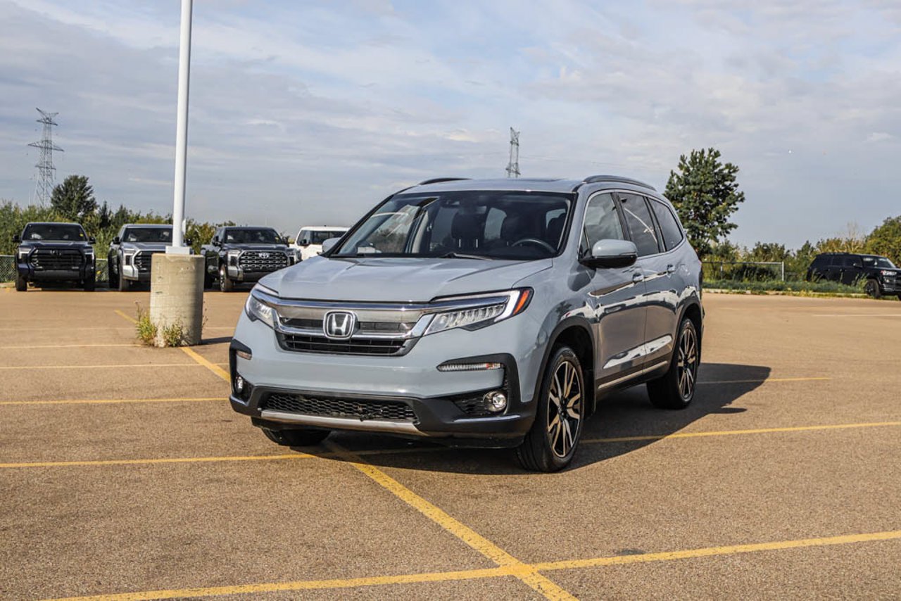 2022 Honda Pilot Touring 7-Passenger AWD Grey Sherwood Park - photo #3
