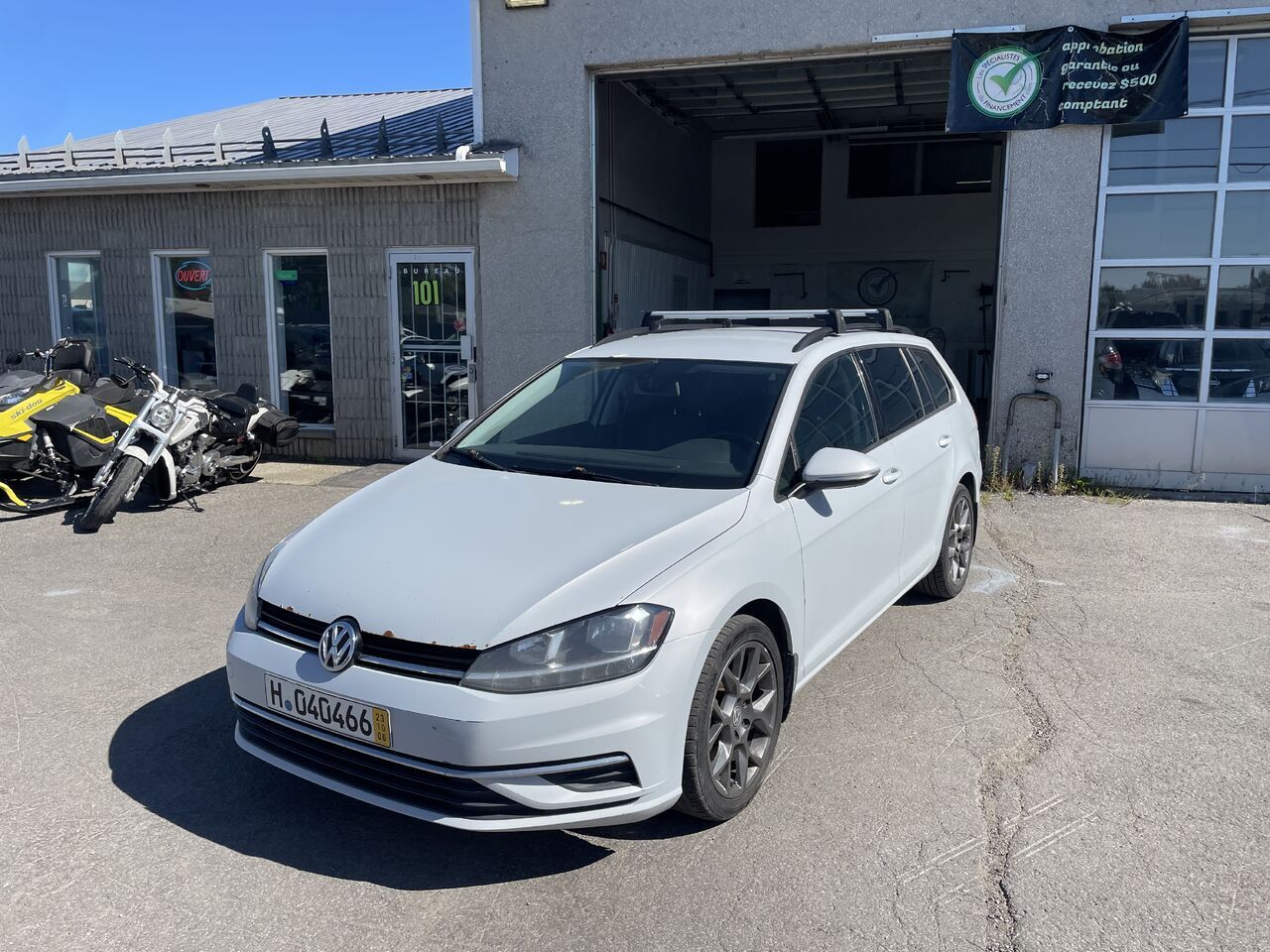 Gray 2018 Volkswagen Golf SportWagen Wagon Manual