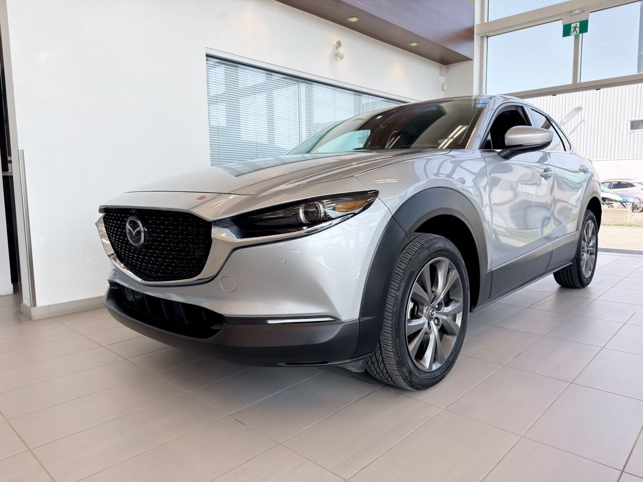 Mazda CX-30 2023 Argent Notre-Dame-des-Prairies - photo #6