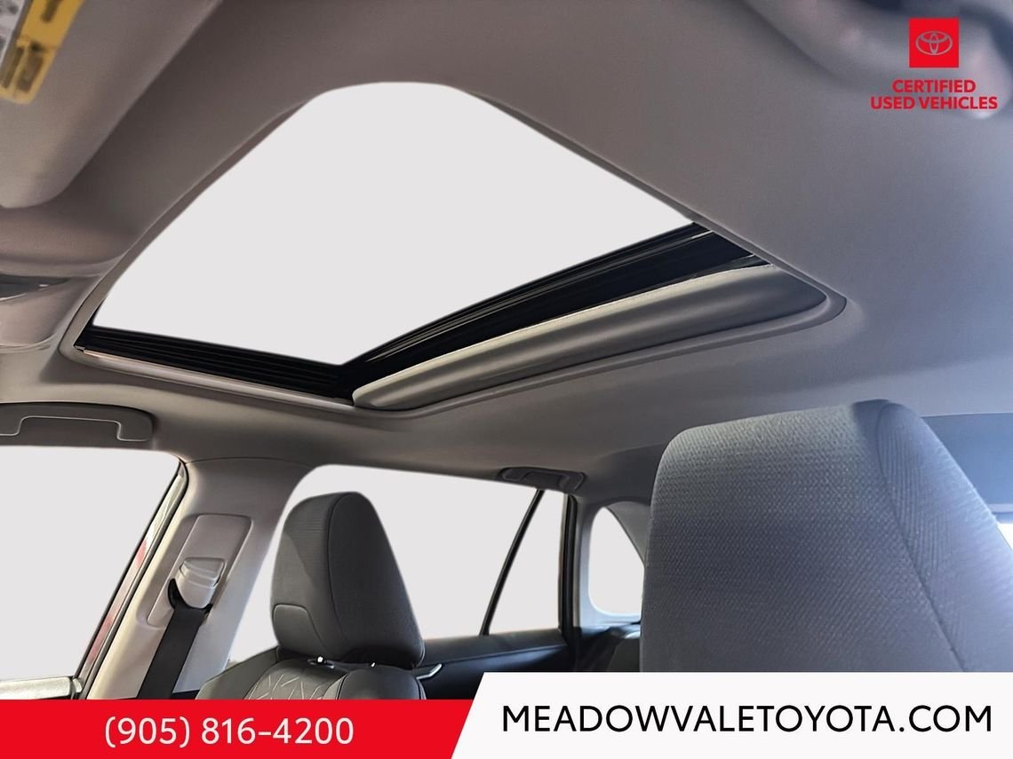 2022 Toyota RAV4 Sunroof, AWD, Power tailgate, Powers Drivers Seat, one owner Magnetic Grey Metallic Mississauga - photo #13