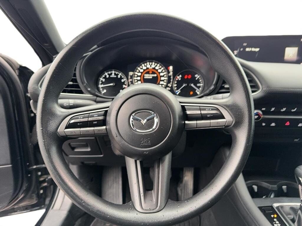 Mazda Mazda3 Sport NIV JM1BPAK73L1166967 2020 Noir Chicoutimi - photo #10