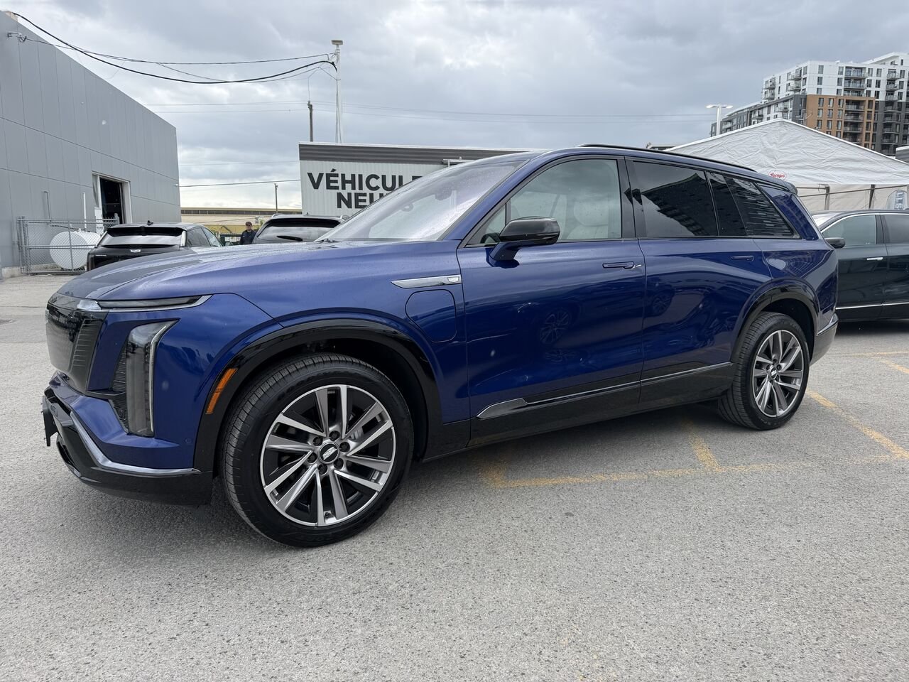 Cadillac VISTIQ Sport AWD FINANCEMENT À PARTIR 3.99% 2026 Bleu Laval - photo #0