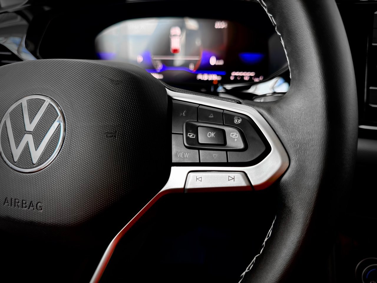 2024 Volkswagen Taos White Notre-Dame-des-Prairies - photo #24