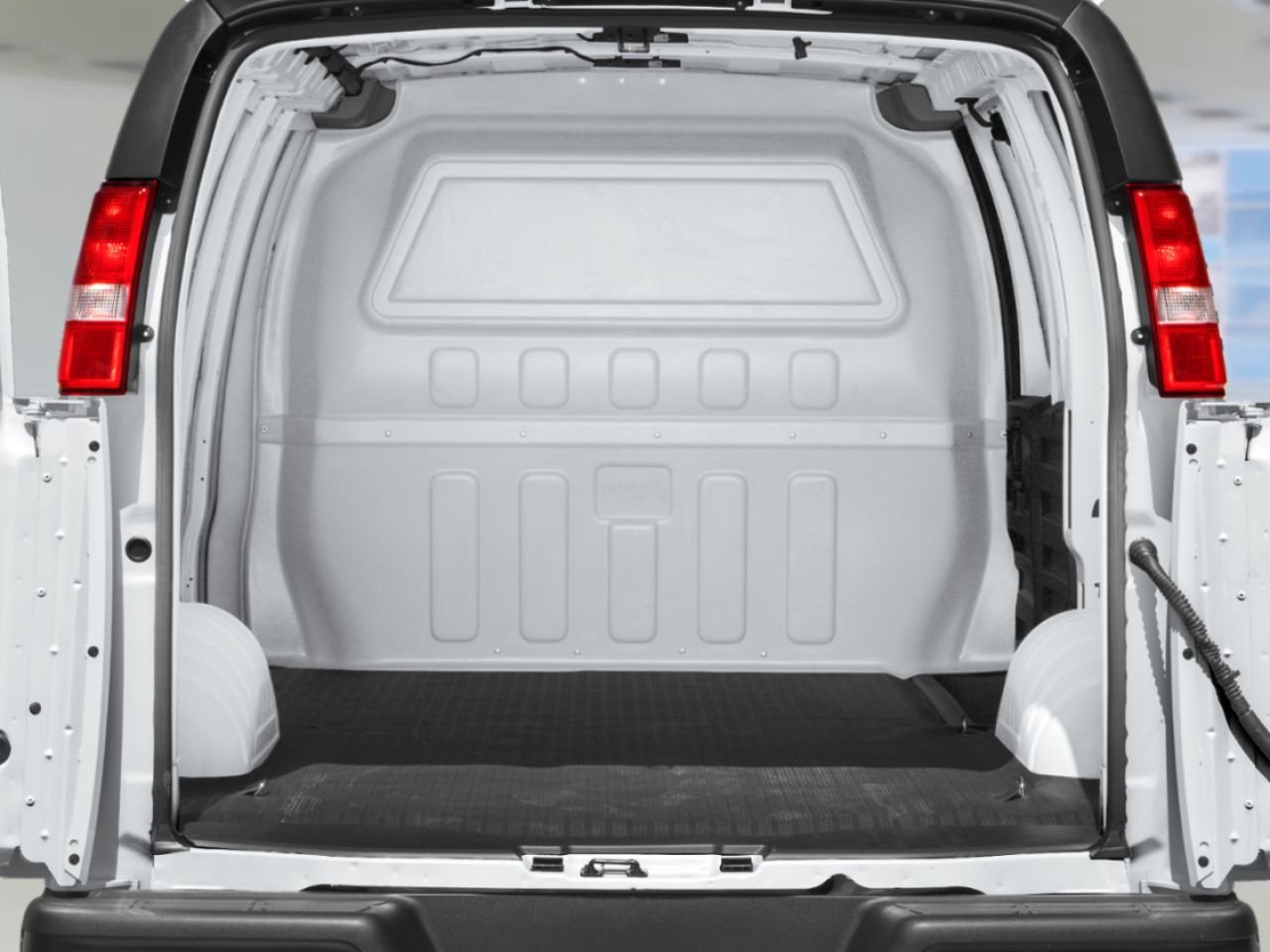 CHEVROLET Fourgonnette Express utilitaire 2025 Noir Saint-Eustache - photo #6