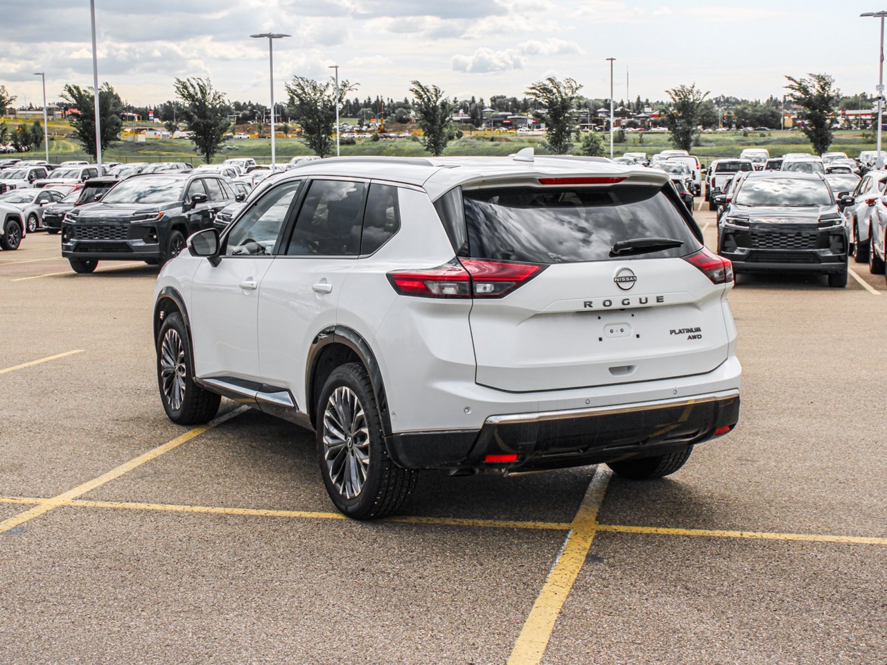 2024 Nissan Rogue AWD Platinum White Sherwood Park - photo #5