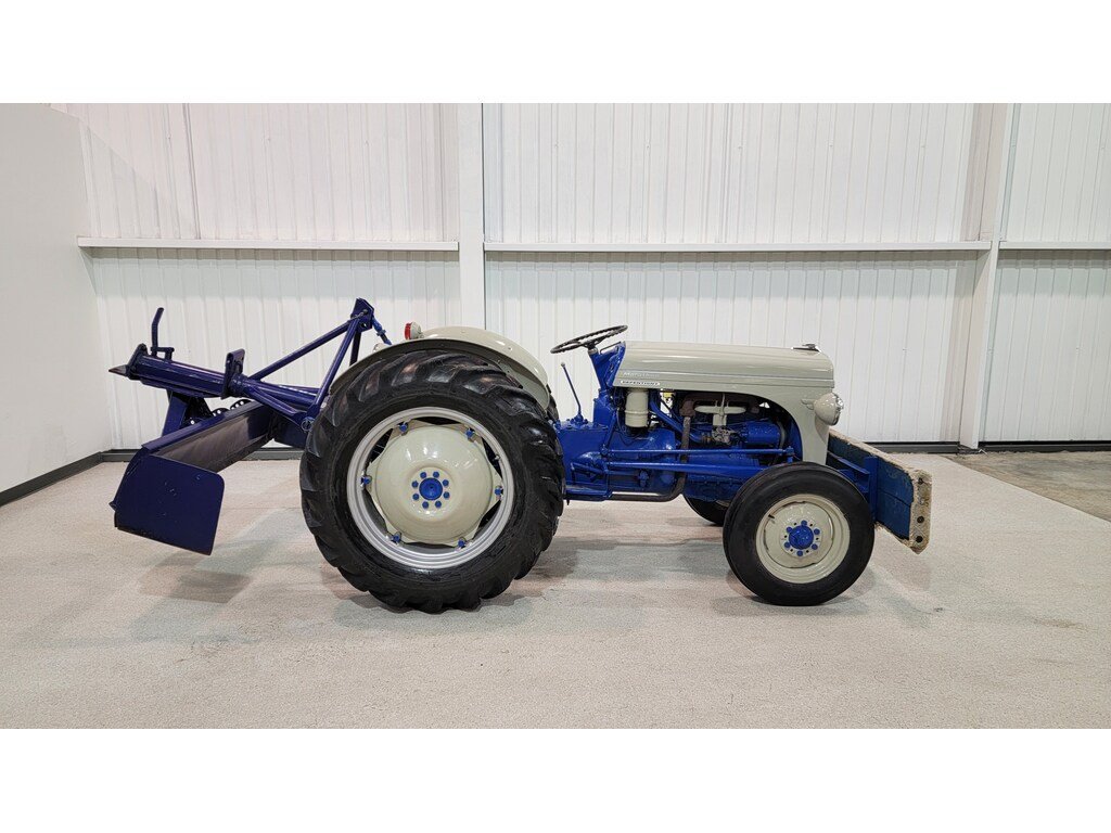 1955 Ford Massey Fergusson Tracteur Massey Fergusson Antiquité Val-David - photo #6