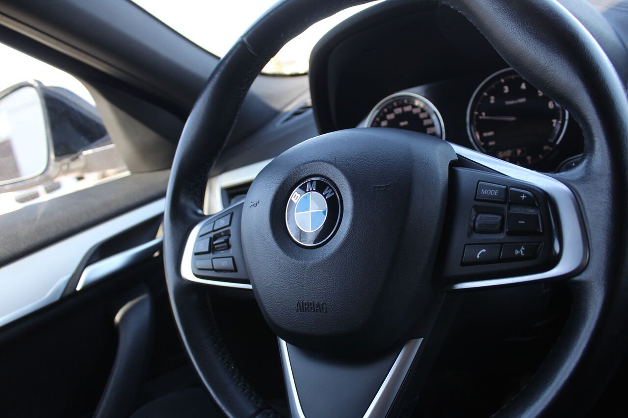 2018 BMW X2 VIN: WBXYJ5C35JEF73862 White Sainte-Rose - photo #12