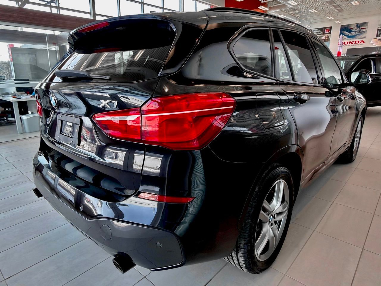 BMW X1 2017 Noir Notre-Dame-des-Prairies - photo #10