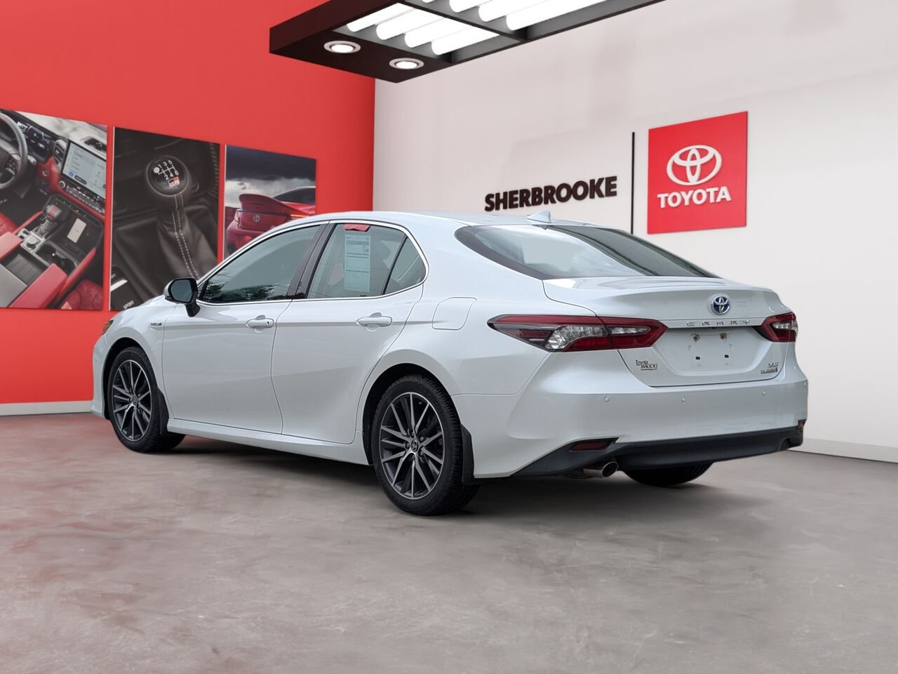2021 Toyota Camry Hybrid 4T1B21HK2MU015303 White Sherbrooke - photo #1