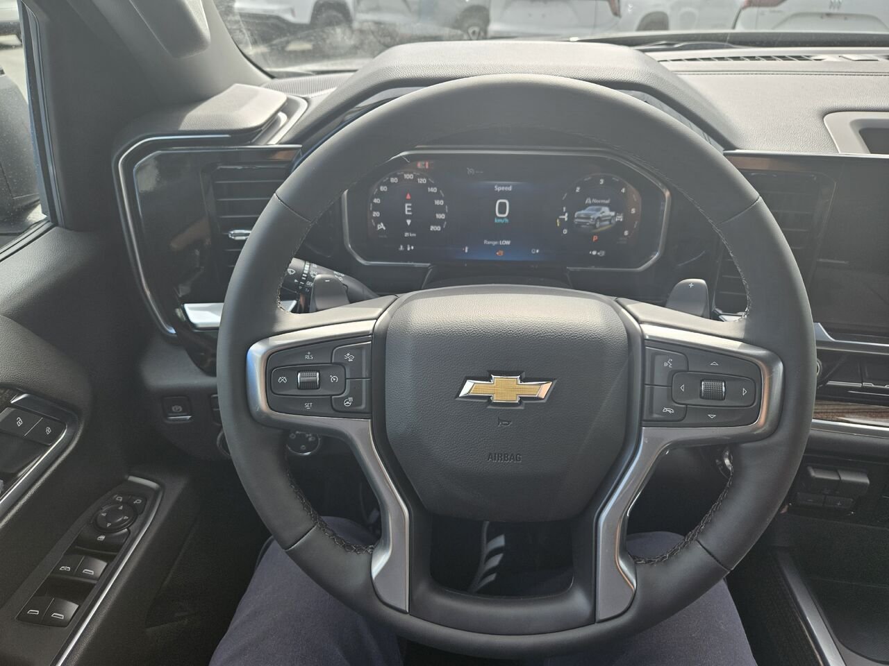 Chevrolet Silverado 1500 LT cabine multiplace 4RM 147 po 2026 Noir Thetford Mines - photo #8