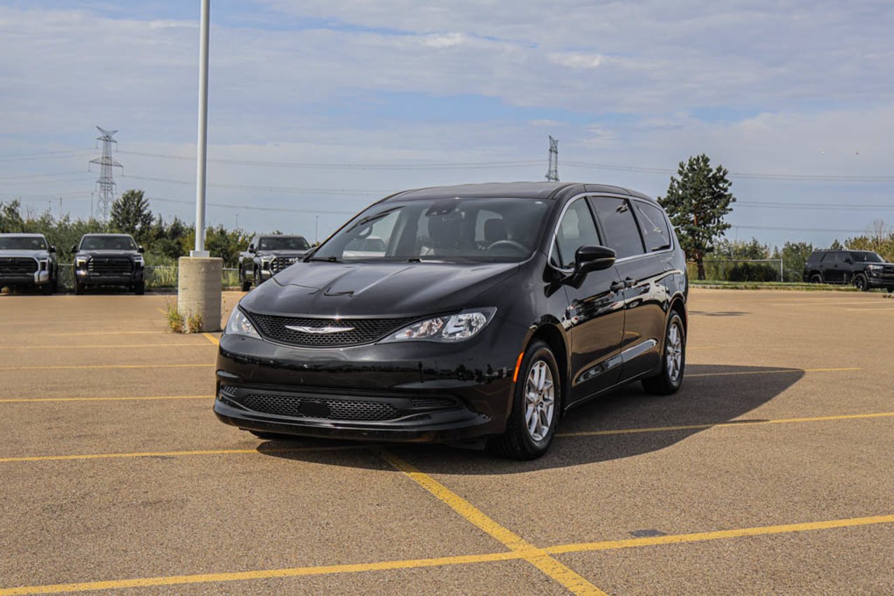 2025 Chrysler Grand Caravan SXT 2WD Black Sherwood Park - photo #3