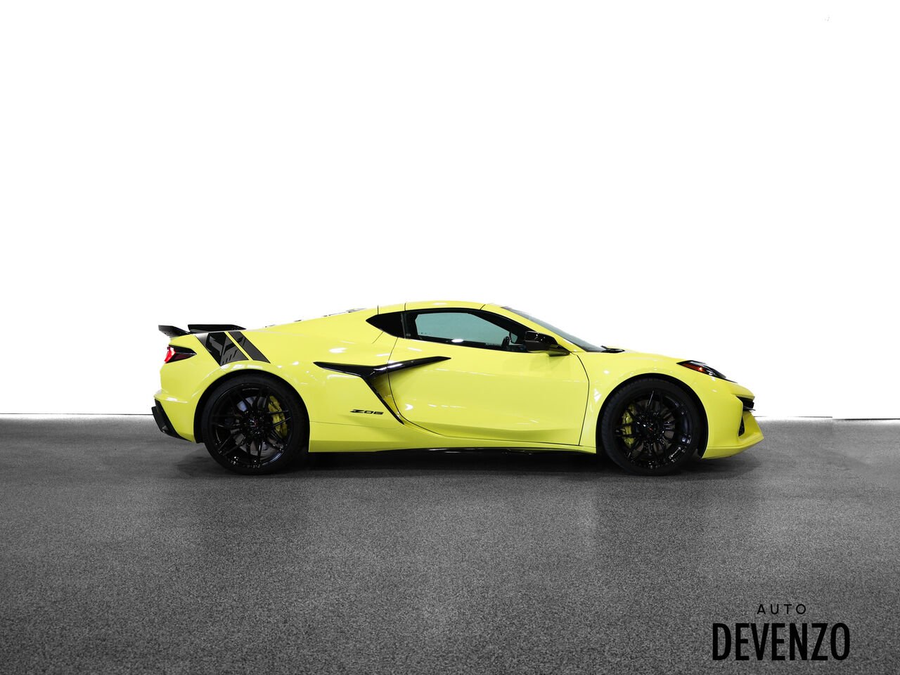 2024 Chevrolet Corvette Yellow Saint-Eustache - photo #4